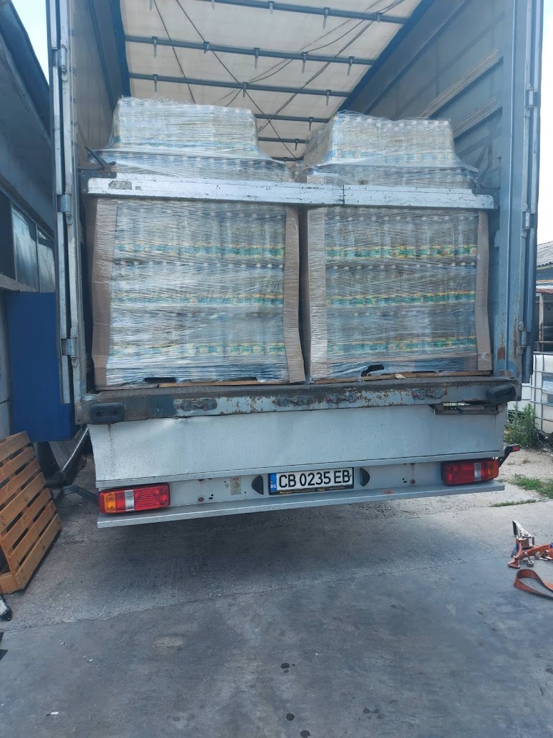 Sunflower oil jerrycan pallets trailer load Bulgaria